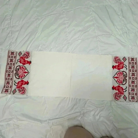 Greek Chicken Rooster Embroidered Vintage Table
Runner 80's Vintage Kitschy Fun - Picture 10 of 13